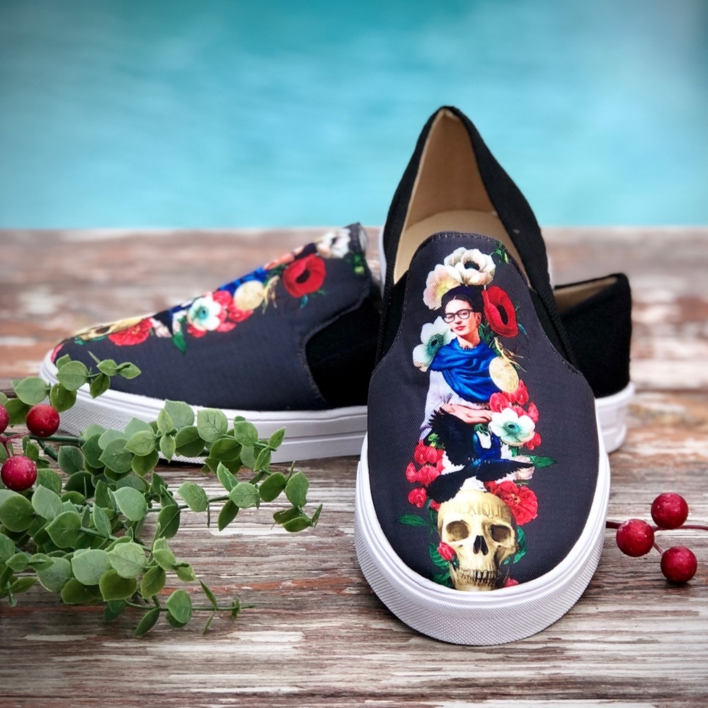 Frida Kahlo Canvas Flats/Loafers Black